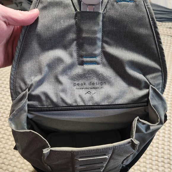 Peak Design 20L Gray Backpack